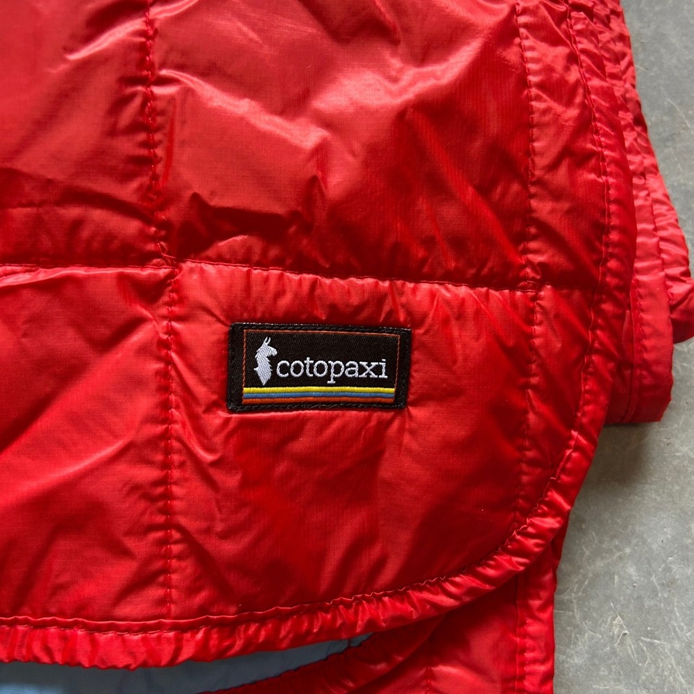 Cotopaxi Teca Blanket Red Blue Reversible Quilted Lightweight Camping Outdoor - Picture 2 of 4